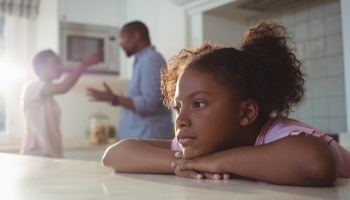 Les effets néfastes du conflit parental sévère sur la santé mentale de l’enfant 